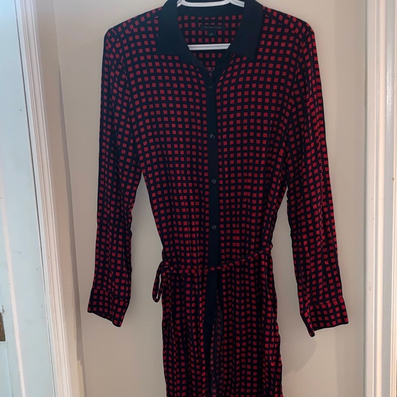 Robe - Picture 1 of 3